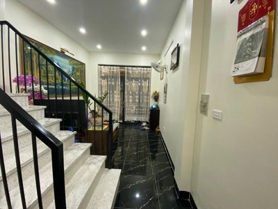 Bán nhà Lạc Long Quân, Cầu Giấy. 31mx4  MT 4m  giá 5.7 tỷ 7