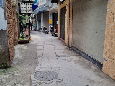 Minh khai - hai bà trưng, gần phố, ở ngay, 2 thoáng, full nội thất. 0