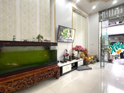 Bánnhà 4 tầng dt 92m mặt đường đông khê ngô quyền 0