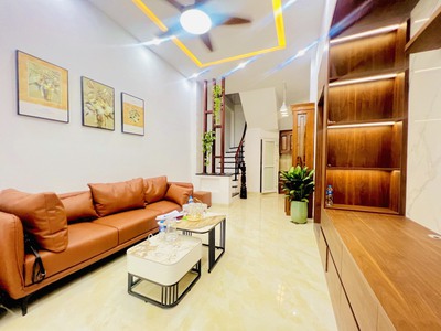 Nhà 4 tầng, mặt ngõ oto,  kinh doanh, 3 bước ra phố, giá 10 tỷ 0