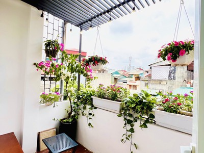 Nhà 4 tầng, mặt ngõ oto,  kinh doanh, 3 bước ra phố, giá 10 tỷ 1