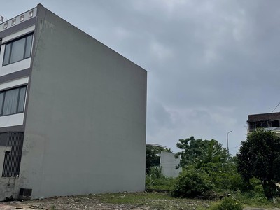 BÁN LÔ GÓC B3-34 KĐT Cao Xanh,Hà Khánh A. DT:125m2,MT:8.5m 0