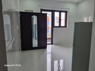 Phòng Cho Thuê - Lầu 2 Mới Xây - Có Ban Công - Diện Tích 24M2 XVNT HÀNG XANH 3