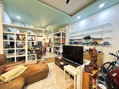 Toàn - nhà bán p11 - trần khắc chân - 60m2 -  3 tầng - 2 pn , hẻm thông 2m  giá 6 tỷ 5 0