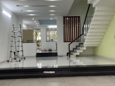 Mặt tiền đường 10m 4 tầng chỉ 11.5 tỷ khu dân cư giáp phú mỹ hưng 130m2 ngang khủng 6m 2