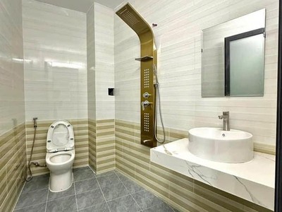 Bán nhà trả nợ gần chợ 5m50 x20m trả trước 500tr nhận nhà 2