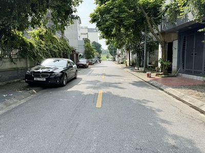 Chính chủ bán 50m2 đất mặt Phố Nguyễn Văn Hưởng. Đường ô tô tránh, xung quanh bạt ngàn tiện ích 1