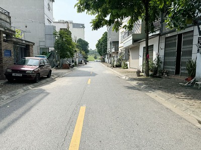 Chính chủ bán 50m2 đất mặt Phố Nguyễn Văn Hưởng. Đường ô tô tránh, xung quanh bạt ngàn tiện ích 3