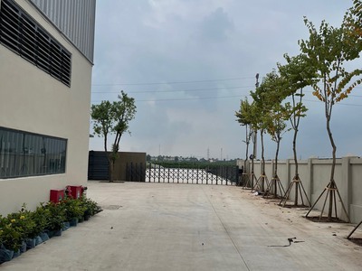 Cho thuê 1300m2 có nghiệm thu PCCC cạnh Ecopark, cách cầu Thanh Trì 10km 1