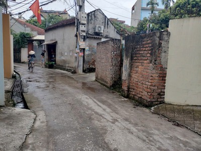 Diện tích 68m full thổ cư thị trấn chúc sơn  mặt tiền   hậu 5m, đất 2 mặt thoáng  cách ql6 chỉ vài 2