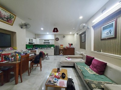Tặng hết nội thất xịn giá cực tốt 1 xe hơi đậu trong nhà 3 tầng 30m2 4 pn 0