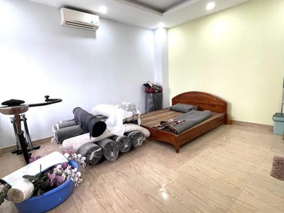 Mặt tiền kinh doanh - lô góc 2 mặt đường - kết cấu 5 tầng thang máy - xe hơi thông tứ tung - trung 1