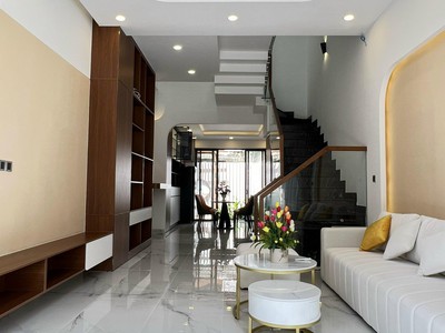 Nhà 1trệt2lầu quá đẹp - hoàn công, nội thất xịn - oto vào nhà, đường lò lu, q9 mở rộng 30m - gần 0