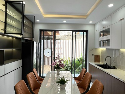 Nhà 1trệt2lầu quá đẹp - hoàn công, nội thất xịn - oto vào nhà, đường lò lu, q9 mở rộng 30m - gần 2