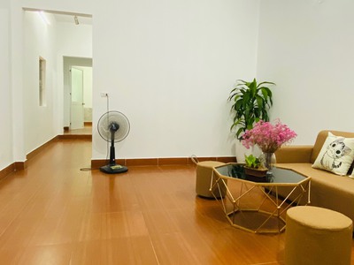 Cần Bán nhà 1,5 tầng sạch đẹp ko chút lỗi nhỏ ngõ phố khu 2 phường Hải Tân . 1