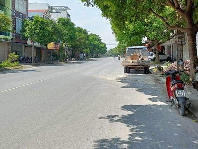 Bán nhà xuân nộn 40m2 x 3t, mt 4.8m, ô tô 7 chỗ đỗ, gần trường chợ, chỉ 2.x tỷ 2