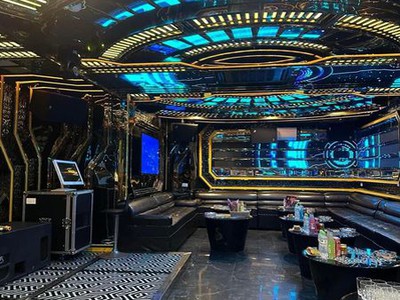 Gđ cần bán gấp nhà mặt phố vip cầu giấy, lô góc, ô tô tránh, kinh doanh, dt 100m, giá 73 tỷ 1