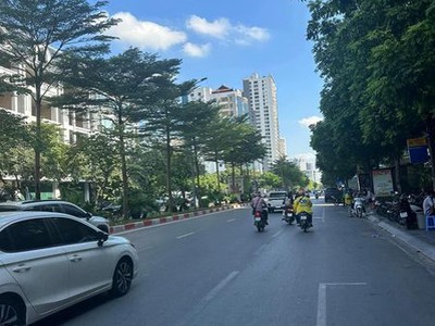 Gđ cần bán gấp nhà mặt phố vip cầu giấy, lô góc, ô tô tránh, kinh doanh, dt 100m, giá 73 tỷ 0