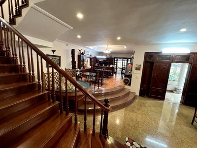 Biệt thự dịch vọng - cầu giấy - 250m2 x 4tầng - ô tô- phân lô- vỉa hè - 63 tỷ 0