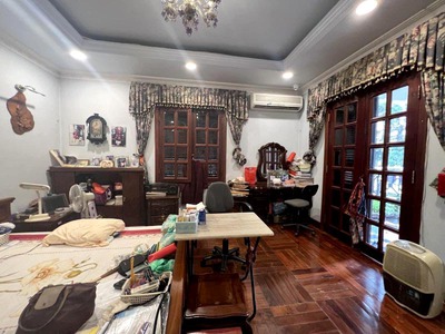 Biệt thự dịch vọng - cầu giấy - 250m2 x 4tầng - ô tô- phân lô- vỉa hè - 63 tỷ 1