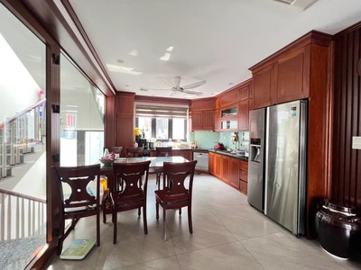 Tư đình 42.2m2, 6 tầng, mặt tiền 4.5m,nhỉnh 8 tỷ. ngõ thông, gra thang máy, thoáng trước sau.long 1
