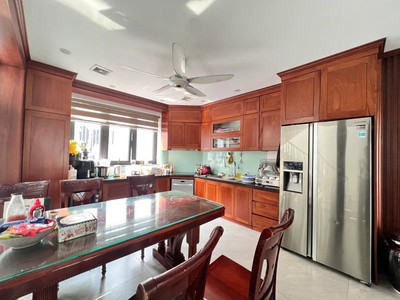 Tư đình 42.2m2, 6 tầng, mặt tiền 4.5m,nhỉnh 8 tỷ. ngõ thông, gra thang máy, thoáng trước sau.long 2