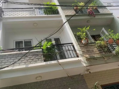 Ngọc thụy 35m2, 5 tầng, mặtt iền 3.6m,2 thoáng,6.5 tỷ. nhà đẹp , ô tô đỗ cổng. 0