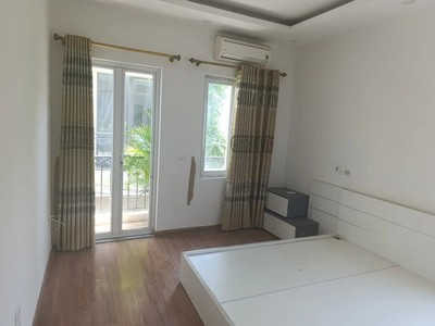 Ngọc thụy 35m2, 5 tầng, mặtt iền 3.6m,2 thoáng,6.5 tỷ. nhà đẹp , ô tô đỗ cổng. 3