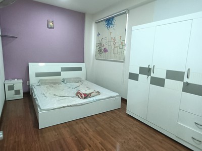 CHo thuê CHCC 109 NGuyễn Biểu, Q5, 2Pn, 1WC NT có máy lạnh, máy giặt 1