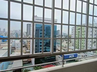 CHo thuê CHCC 109 NGuyễn Biểu, Q5, 2Pn, 1WC NT có máy lạnh, máy giặt 2