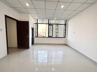 Thịnh- ban nhà chu văn an 2 tầng ,2pn ,2wc - cách mặt tiền chỉ 50m. 3.25 tỷ 3