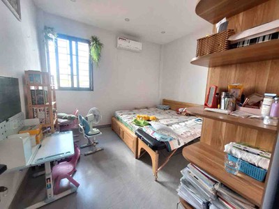 Bán nhà 2 tầng hẻm xe hơi 4x10 chỉ 4 tỷ gần chợ hiệp bình hiệp bình chánh thủ đức 0