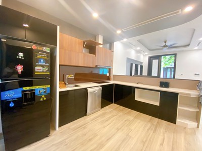 Cho thuê nguyên căn 5 phòng ngủ tại Vinhomes Marina 3