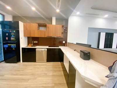 Cho thuê nguyên căn 5 phòng ngủ tại Vinhomes Marina 4