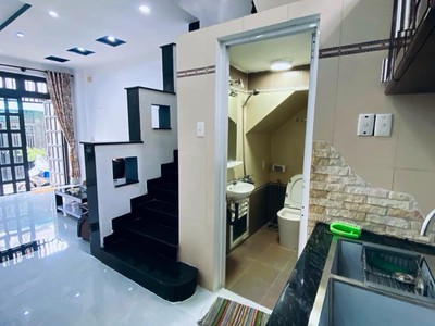 Chính chủ cho thuê nnc calmette, phường nguyễn thái bình, quận 1, mặt tiền giá thuê 18tr 2