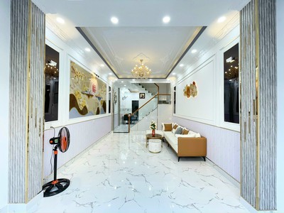 Bán nhà 3 lầu Tân Uyên BD giá 1 tỷ 120tr dt 81m2 shr 0