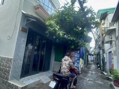 Chính chủ bán nhà 2 mặt hẽm thông phạm thế hiển quận 8 , giá tốt khu vực 1