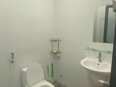 Cho nữ thuê phòng riêng trong nhà nguyên căn có sân rộng rãi 0