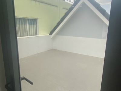 Cho nữ thuê phòng riêng trong nhà nguyên căn có sân rộng rãi 1