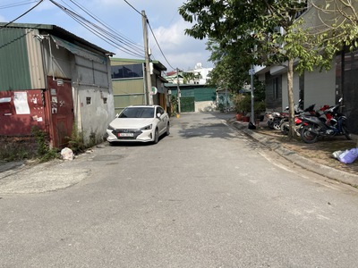 Chính chủ bán 70,4m2 đất TĐC Thạch Bàn. Cách hồ Ben 150m, cách đường Cổ Linh 500m 0