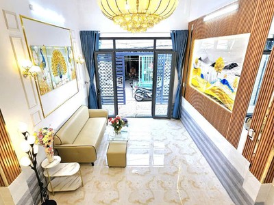 Chưa tới 4 tỷ anh chị sở hữu căn nhà hai tầng sổ hồng riêng ngay trung tâm thị trấn nhà bè 2
