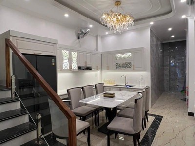 Cần bán nhà Mặt Đường Cát Cụt, gần hồ Tam Bạc, có thang náy 0