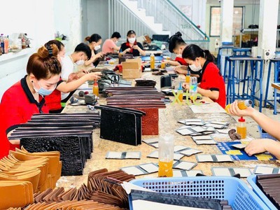 Phân phối sỉ các mặt hàng đồ da vốn thấp 0