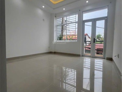 Xuất cảnh bán gấp nhà mt thành công nhà 2 lầu vào ở ngay 4