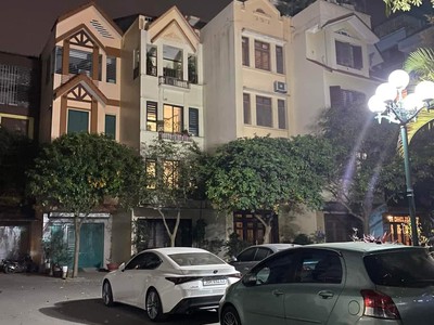 Bán tòa nhà văn phòng tại trung yên - vị trí đắc địa, kinh doanh sầm uất 2