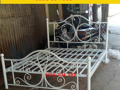 Giường sắt đẹp mỹ thuật giá bao nhiêu 3