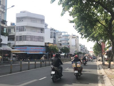 Bán nhà mặt tiền kd đường xuân hồng,q.tân bình,dt:3,95mx19m,kc:4 lầu giá:20,5 tỷ 0
