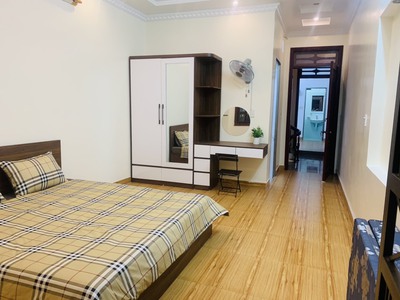 Cho thuê nhà tuyến 2 Văn Cao, 4 ngủ khép kín, DT: 90m2. 4