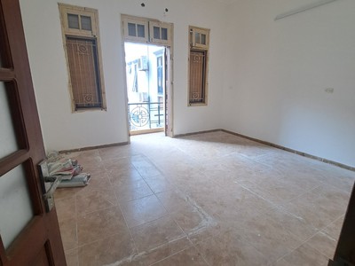 Cho thuê nhà diện tích 80m2 x 4 tầng tại ngõ 10 phố Nguyễn Văn Huyên, Cầu Giấy 3