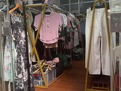 Chuẩn bị đi nước ngoài nên k thể tiếp tục kinh doanh nên cần sang nhượng gấp cửa hàng quần áo nữ - 1